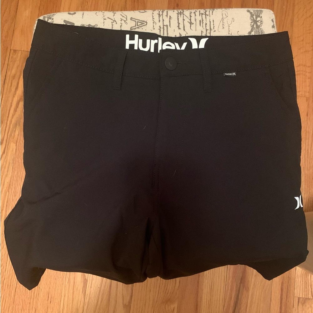 NWOT Hurley Men’s shorts, black, never worn, size 28